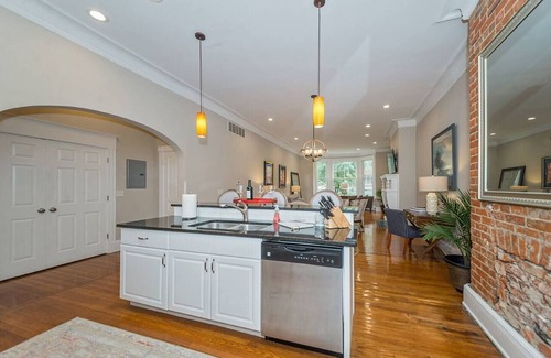 Walnut Hills Apartment | Classic Elegant 2 Bedroom 2 Bath near Eden Park