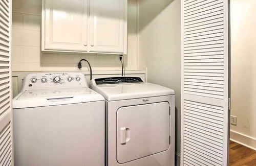 Montgomery House | Classic Family Home, 12 Miles to Downtown