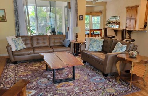 New Port Richey House | Classic Florida home near Tampa Airport, St. Petersburg, beaches, & Nature Coast