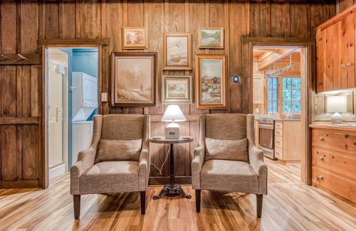 Rhododendron Cabin | Classic forest cabin on Still Creek with private hot tub & wood fireplace
