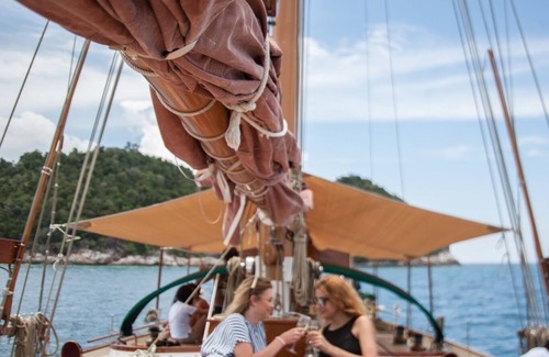 Kawthaung Boat Rental | Classic gaff schooner