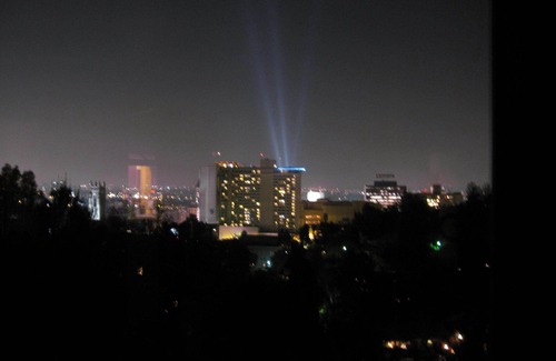 Hollywood Apartment | Classic Hollywood Hills Living with Amazing Views ~1200sf