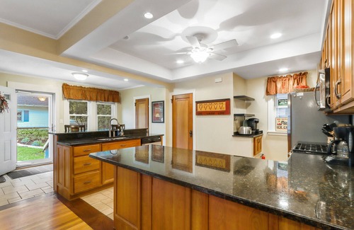 Delavan Lake House | Classic Lakeside Estate Spectacular Views - 4 Weeks Left Summer 2024!