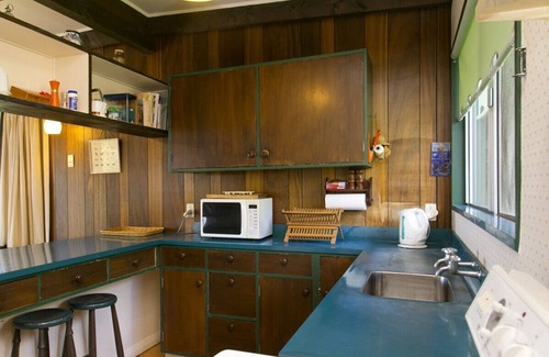 Taupo District Cottage | Classic Lakeside - Kuratau Bach