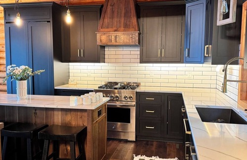 Nisswa Cabin | Classic Main Cabin and lakeside hot tub in Nisswa