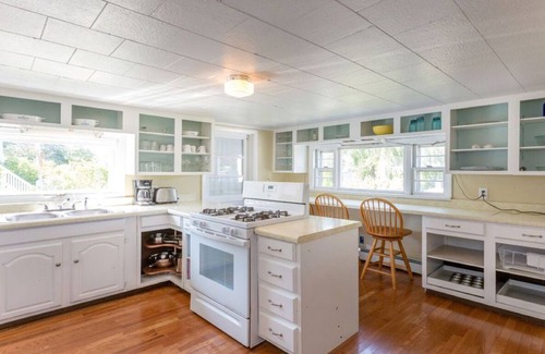 West Point House | Classic Maine Cottage In A Beautiful Little Fishing Village