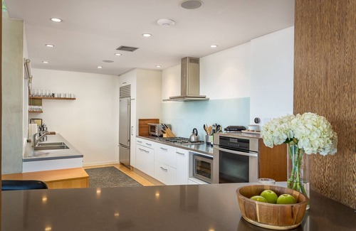 Hollywood Hills West Villa | Classic Mid-Century Villa nestled in the iconic hills of West Hollywood.