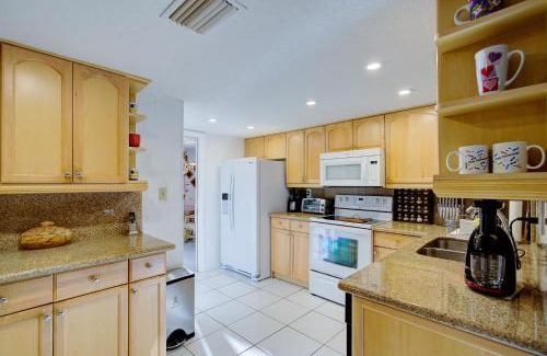 Fort Lauderdale House | Classic Modern 3-Bedroom Oasis
