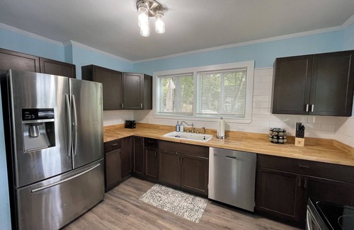 Brookline Cottage | Classic NH Waterfront House - Swim/Boat/Kayak/Fish