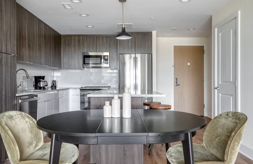 Pentagon City Apartment | Classic Pentagon City 1BR w/Doorman & Gym, nr Shopping, by Blueground