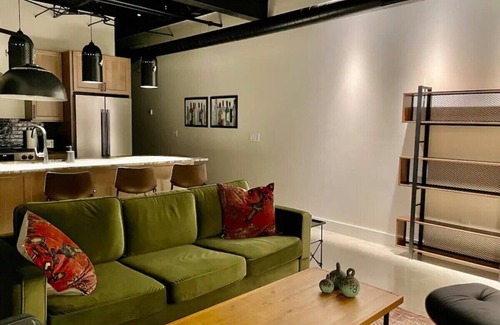 Benton Harbor Apartment | Classic Pied a Terre