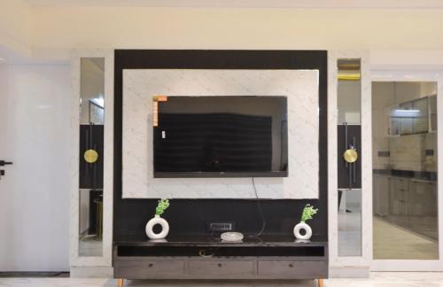 Meera Nagar Apartment | Classic Premium luxurious 3bhk fully furnished apartment in koregaon park