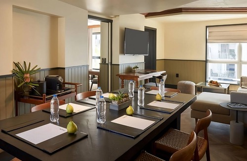 South Pointe House | Classic Room, Miami Beach Haven, Minutes to Art Deco Historic District!