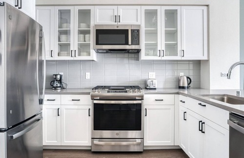 Central San Mateo Apartment | Classic San Mateo 1BR w/ Gym, A/C & W/D, nr Caltrain, by Blueground