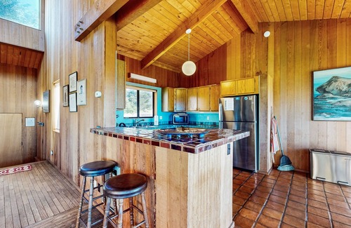 Sea Ranch House | Classic Sea Ranch home w/a furnished back patio, free WiFi