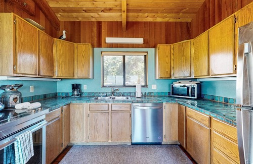 Sea Ranch House | Classic Sea Ranch home w/a furnished back patio, free WiFi