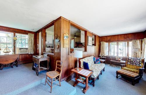 Southold House | Classic Southold Country Charmer