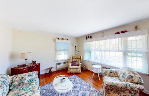 Southold House | Classic Southold Country Charmer