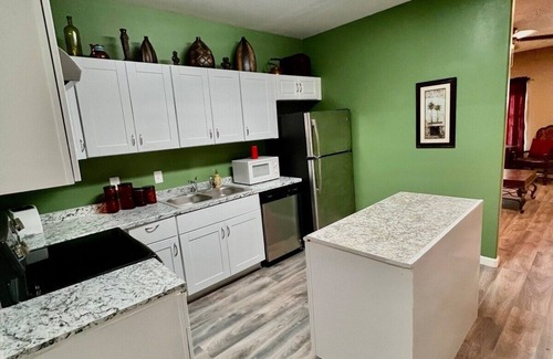 Northeast Houston Apartment | Classic Spacious Rural Place
