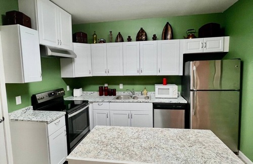 Northeast Houston Apartment | Classic Spacious Rural Place