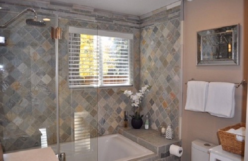 South Lake Tahoe Cabin | Classic Tahoe Cabin with Rustic Elegance: contact owner for rental arrangements