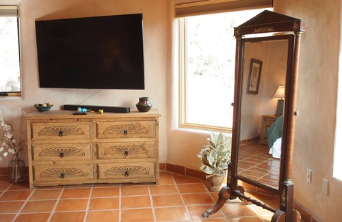 El Prado House | Classic Taos Home--centrally located, hot tub, and mountain views!