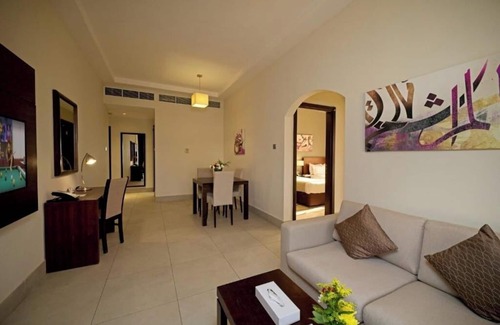 Al Seer Apartment | Classic Two Bedroom Suite Near RAK Expo Centre