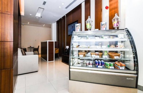 Al Seer Apartment | Classic Two Bedroom Suite Near RAK Expo Centre