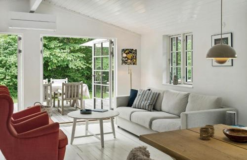 Holloselund House | Classic Vejby Home With Light, Calm And Nature