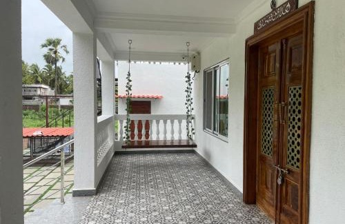 Palghar House | Classic Villa