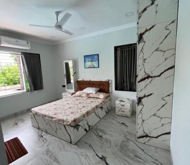 Palghar House | Classic Villa