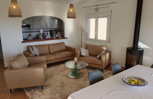 El Mas Isaac House | Classic Villa with sea-views, pool and garden