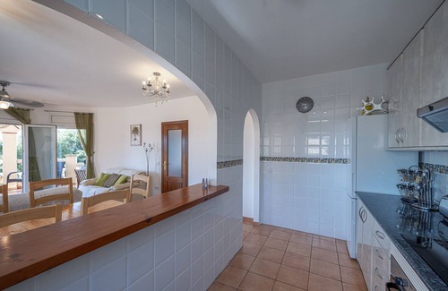 El Mas Isaac House | Classic Villa with sea-views, pool and garden