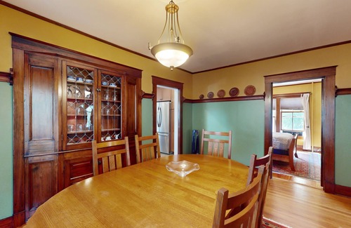 Manchester House | Classic village home with large porch, washer/dryer, cable, grill & partial AC