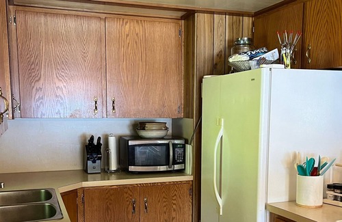 Shawnigan Lake Cabin | Classic Waterfront Cabin with RV at Shawnigan Lake