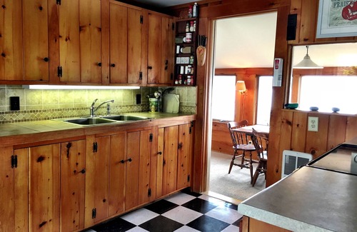 East Boothbay Cottage | Classic Waterfront Cottage with Private Fishing & boat dock - Boothbay Harbor