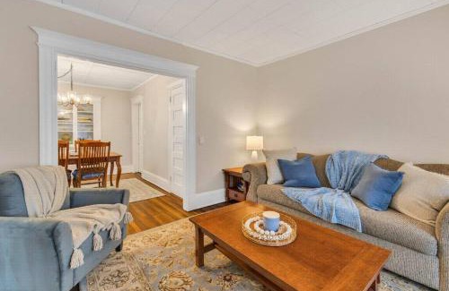 West Hartford Apartment | Classic West Hartford Center Apartment