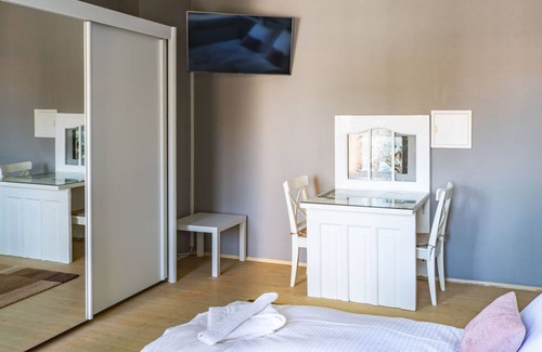 Warnemuende Apartment | Classically modern furnished vacation apartment right in the heart of Warnemünde.