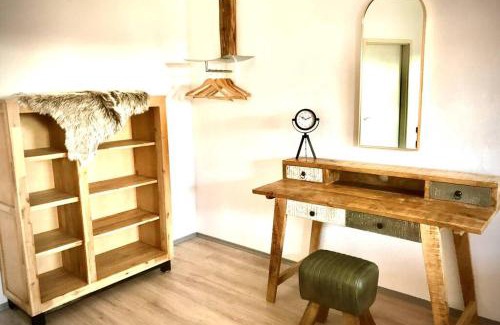 Neuloipfering Apartment | Classik Western Apartment Rusty