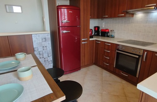 Selinia Condo | Classy 1-bedroom condo; WiFi, AC, home-office, playroom, sea view at Salamina