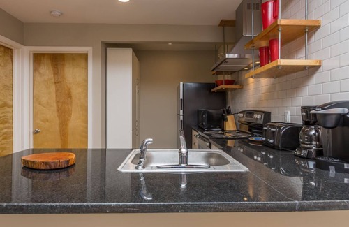 Winston - Salem Apartment | Classy 1BR Steps from WF Hospital - Free Parking