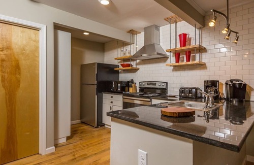 Winston - Salem Apartment | Classy 1BR Steps from WF Hospital - Free Parking