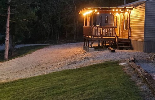 Elizabeth Apartment | Classy 3 Bed home w/pool access - Moose Cabin