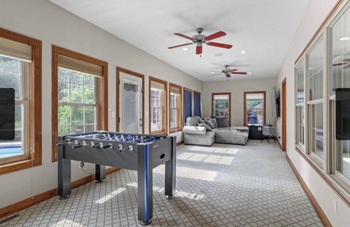 Duquesne House | Classy 4 bedrooms 4 bathrooms house with pool &hot-tub in up scale neighborhood