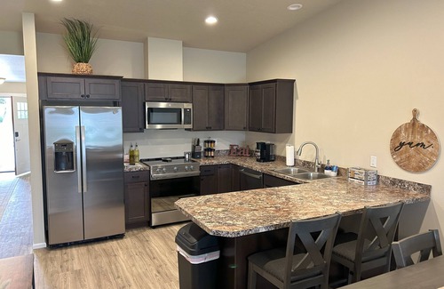 Lewiston House | Classy and Cozy Brand New Townhouse!