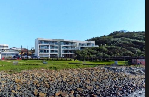 Gonubie Apartment | Classy Beach Apartment