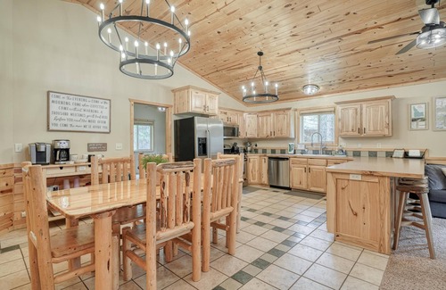 Island Park Cabin | Classy Cabin 🌟Bills Island 🌟3 Bedroom 🌟Clean