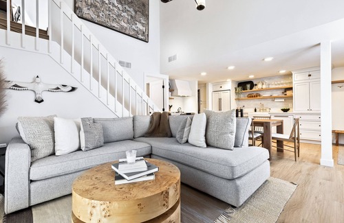 Park City Condo | Classy Canyons Condo | Short Walk to Canyons Village Lift!