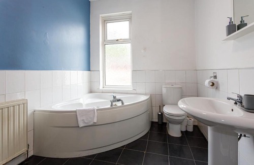 Middleton House | Classy & Comfy 3BR House w Free Parking, Middleton