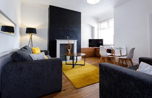 Middleton House | Classy & Comfy 3BR House w Free Parking, Middleton